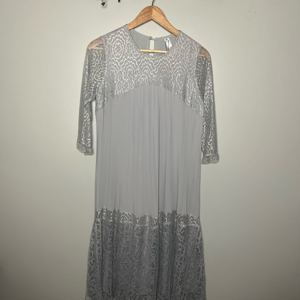 Aria Elegant Gray Lace Dress